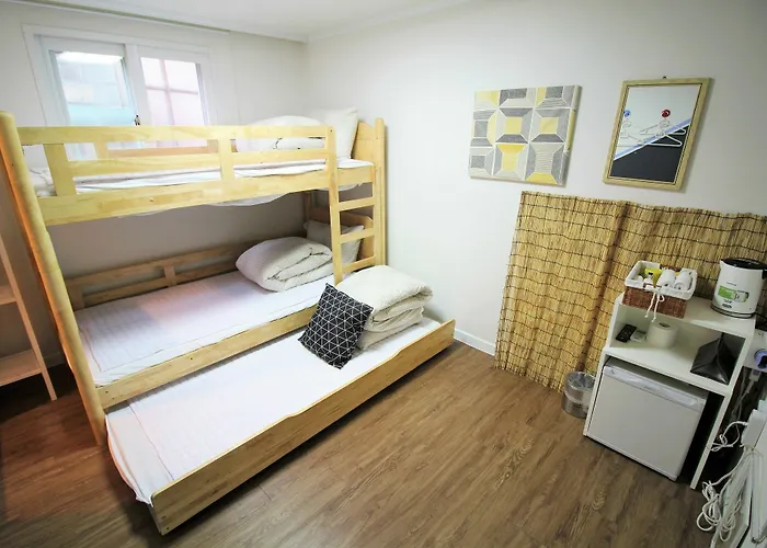 Njoy Hotel 2*
